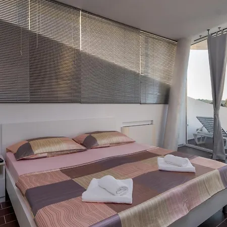Villa Tina In Pula, Istrien Medulin